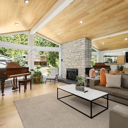 Beautiful Villa With Heated Pool Hot Tub By Forest North Vancouver Exterior photo