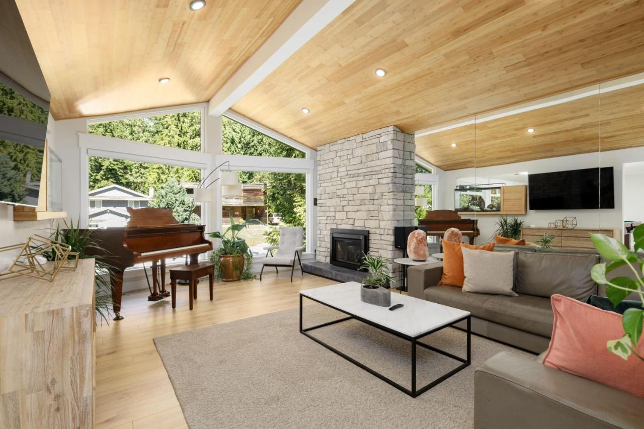 Beautiful Villa With Heated Pool Hot Tub By Forest North Vancouver Exterior photo