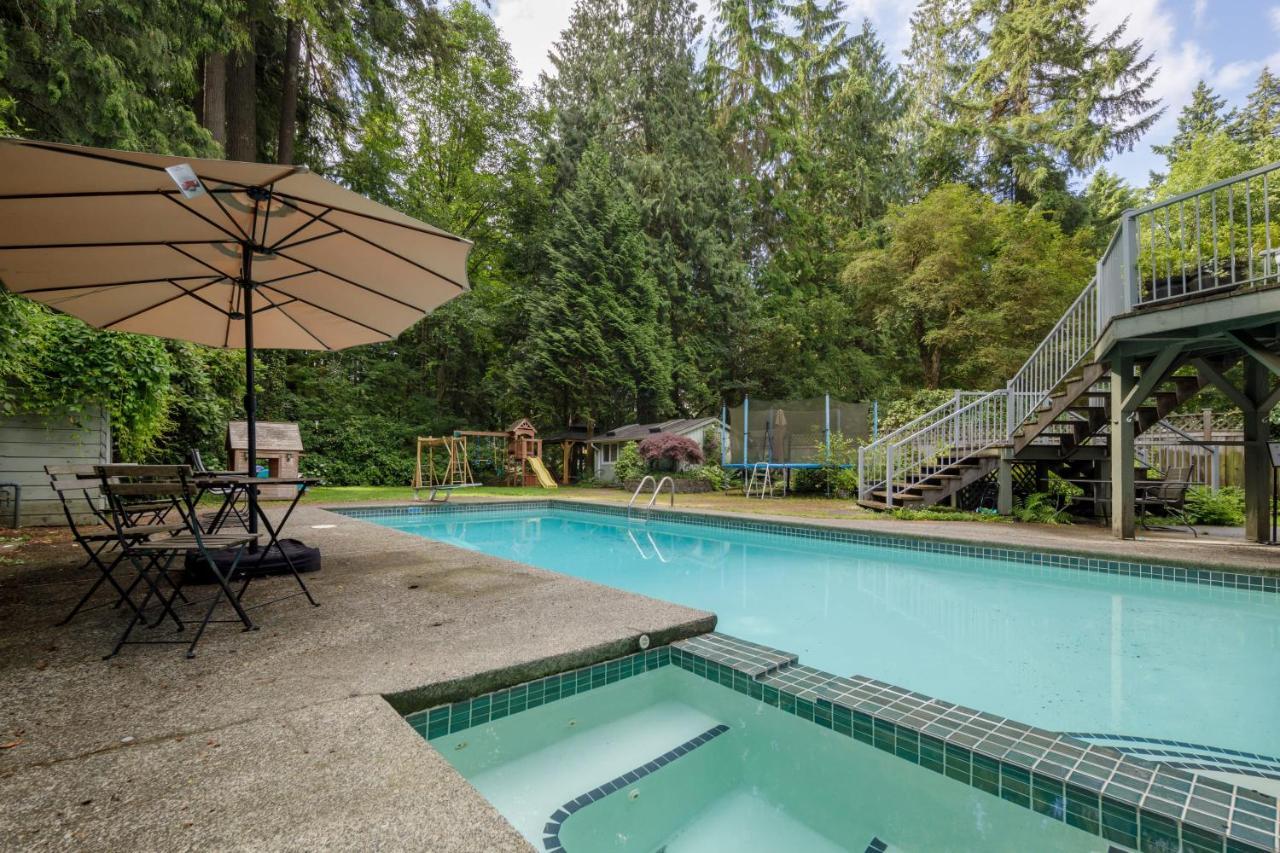 Beautiful Villa With Heated Pool Hot Tub By Forest North Vancouver Exterior photo