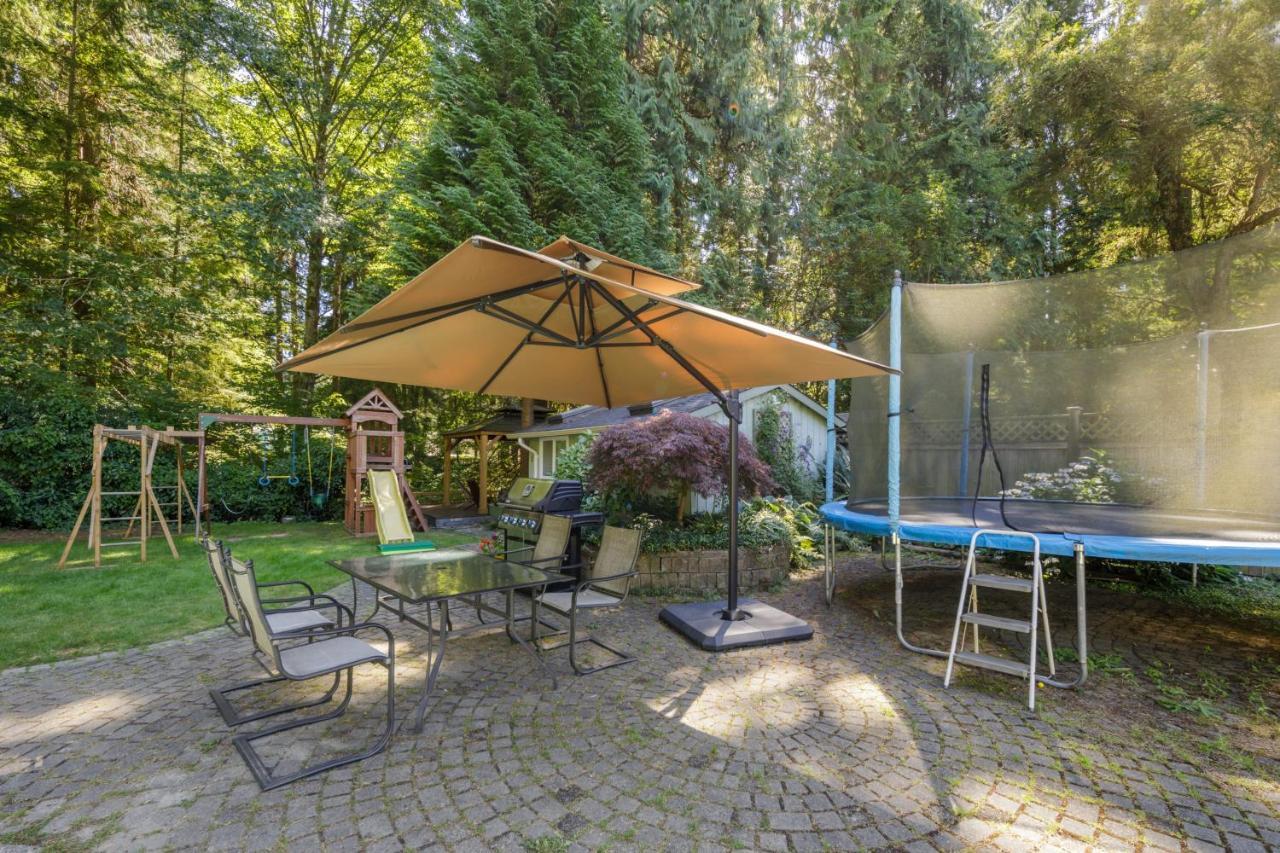 Beautiful Villa With Heated Pool Hot Tub By Forest North Vancouver Exterior photo