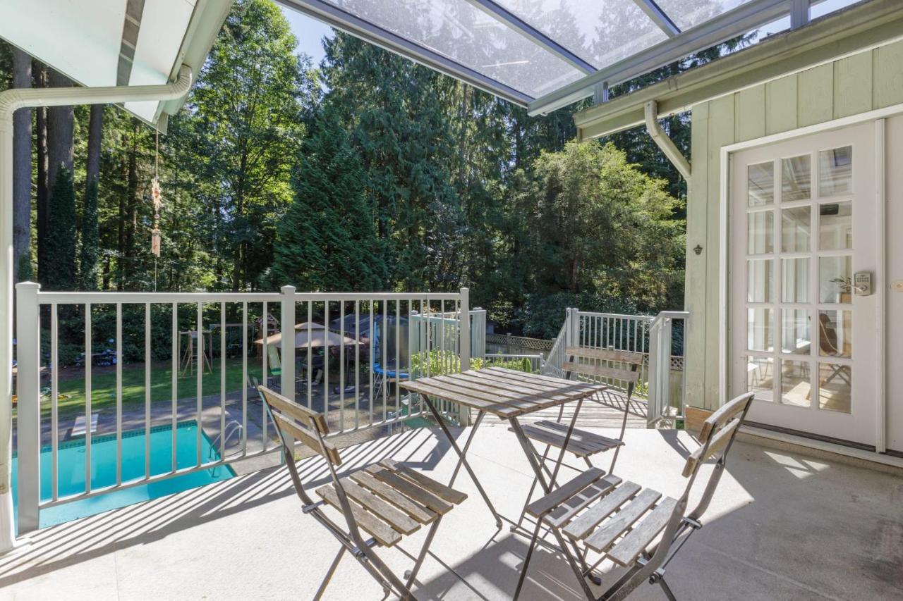 Beautiful Villa With Heated Pool Hot Tub By Forest North Vancouver Exterior photo