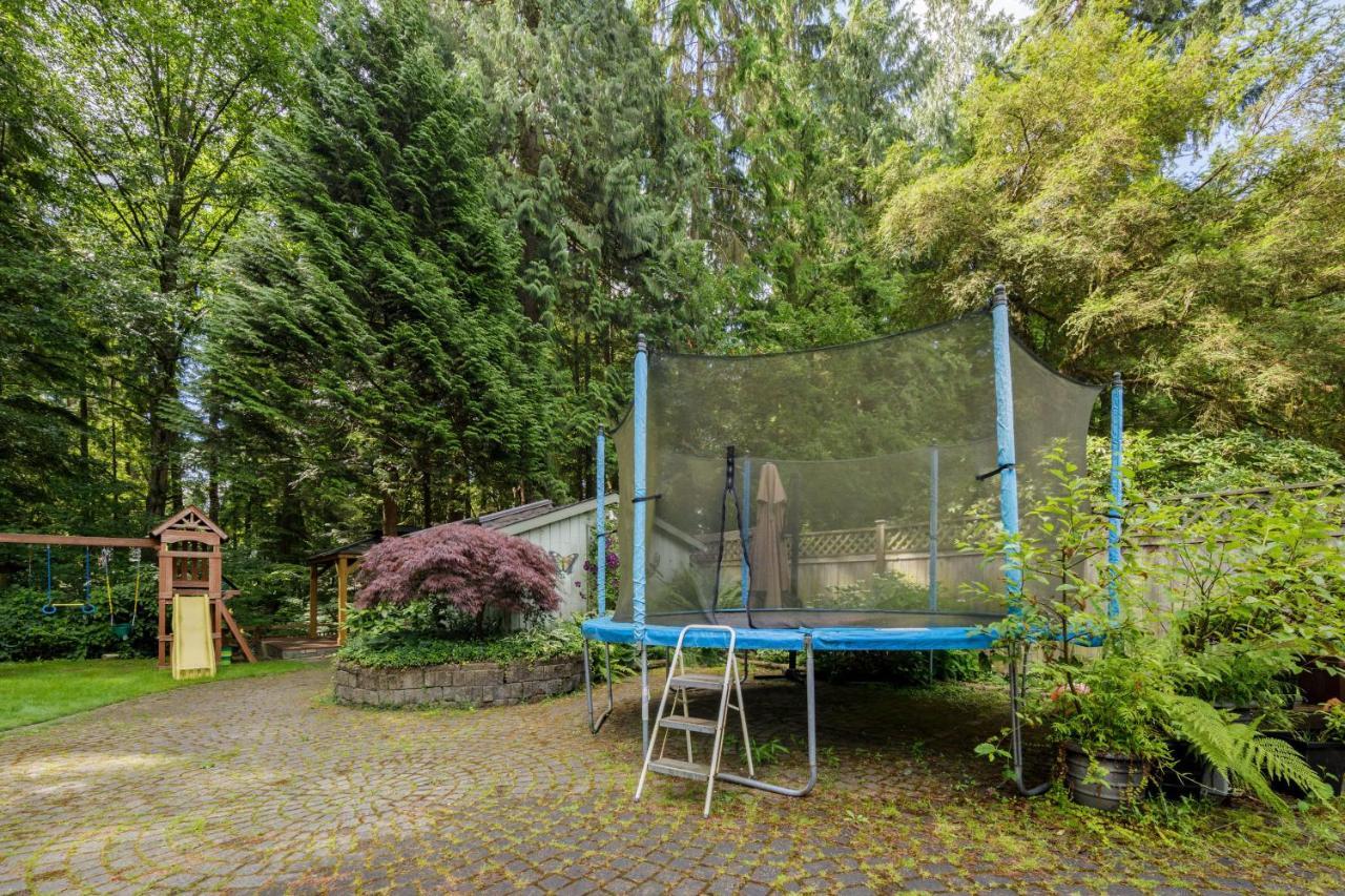 Beautiful Villa With Heated Pool Hot Tub By Forest North Vancouver Exterior photo