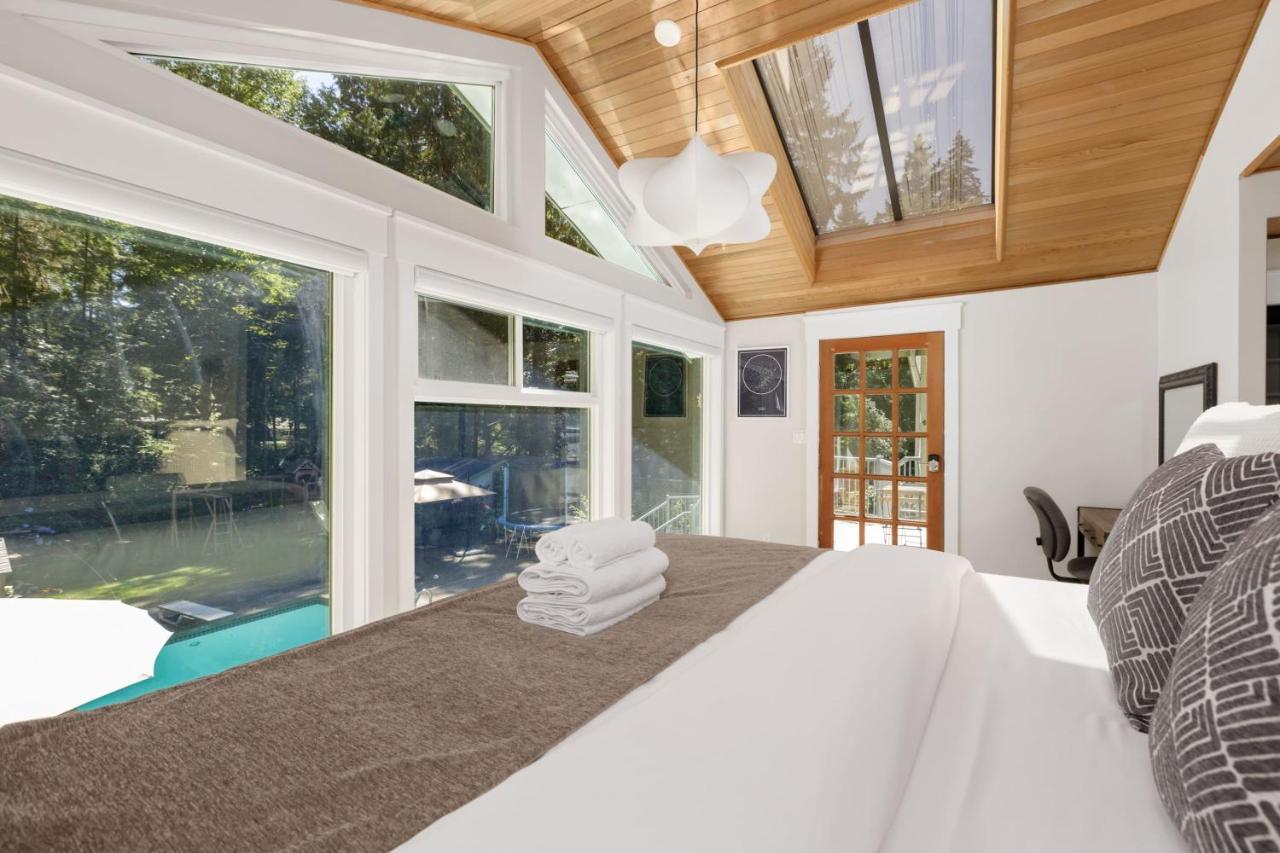 Beautiful Villa With Heated Pool Hot Tub By Forest North Vancouver Exterior photo