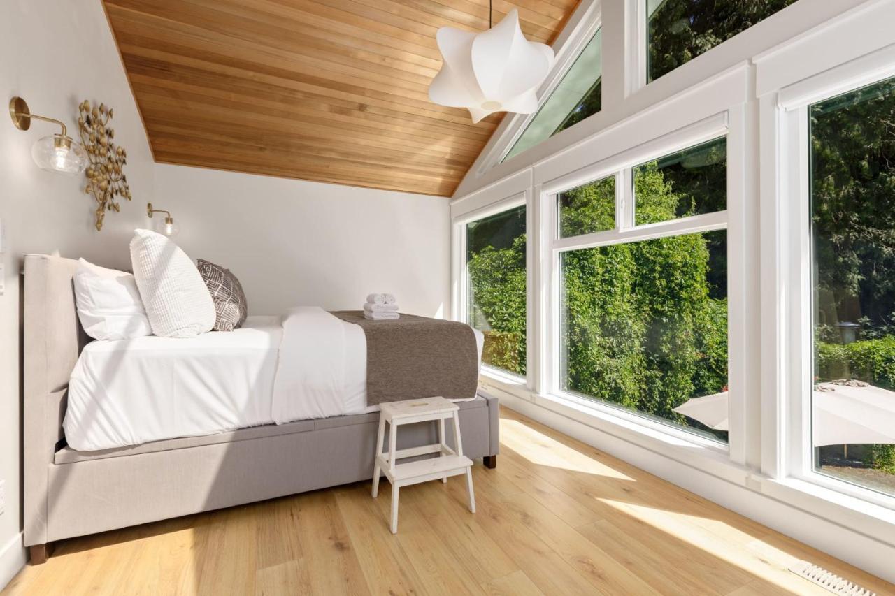 Beautiful Villa With Heated Pool Hot Tub By Forest North Vancouver Exterior photo