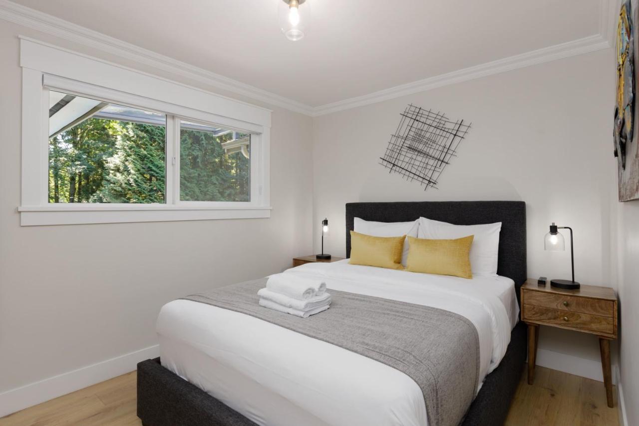 Beautiful Villa With Heated Pool Hot Tub By Forest North Vancouver Exterior photo